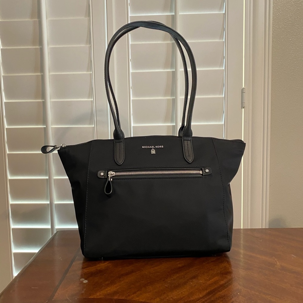 Michael Kors nylon Kelsey medium tote - Picture 3 of 7